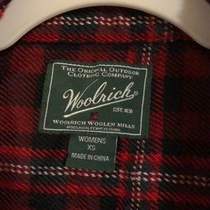 The material is amazing it’s a size extra small but fits a medium size person